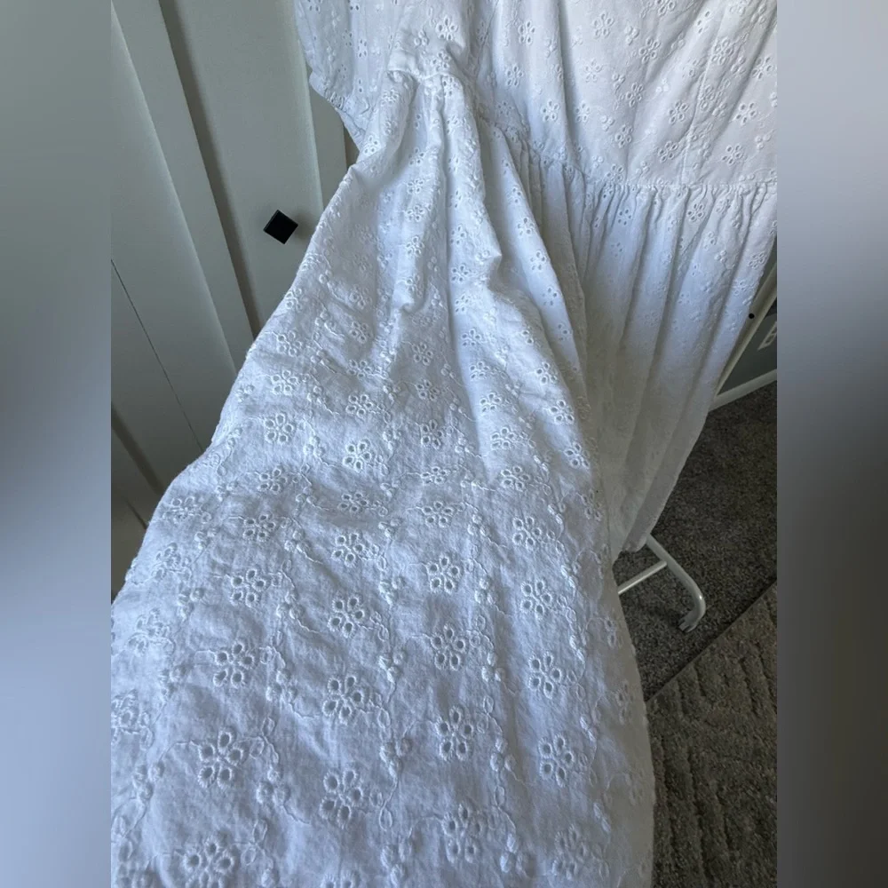 American Eagle Outfitters White Eyelet Dress - Picture 5 of 5